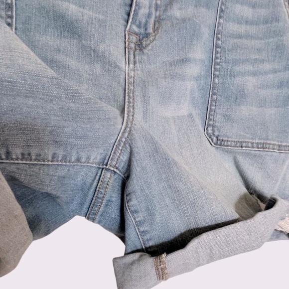 TORRID 5 Inch Vintage Stretch Mid-Rise Jean Shorts - Picture 8 of 10